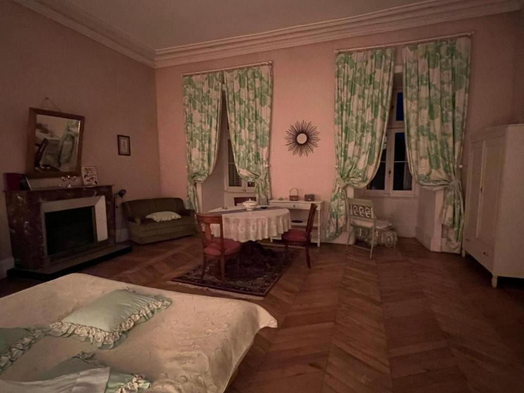 Chateau De Busset 외부 사진