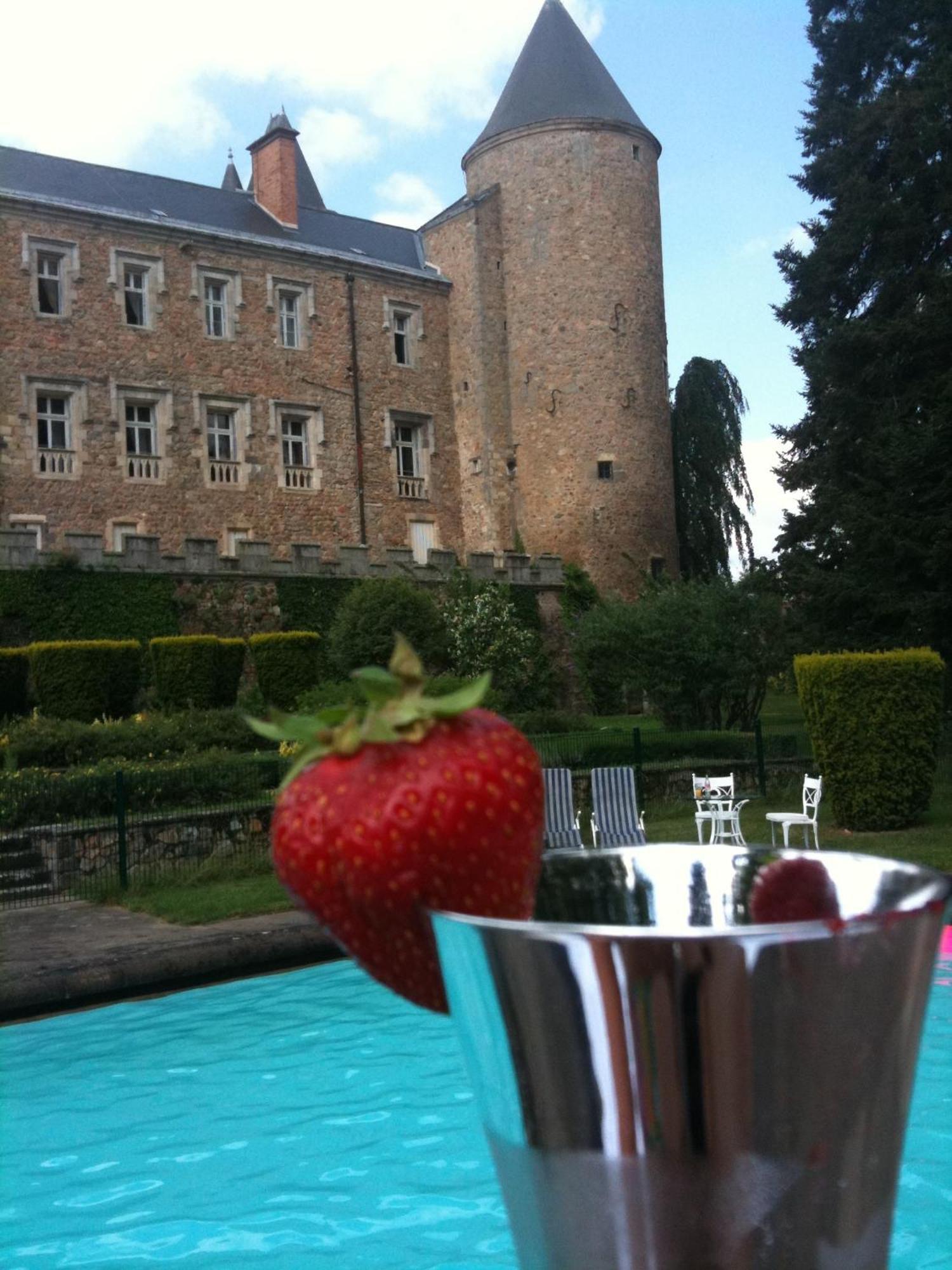 Chateau De Busset 외부 사진